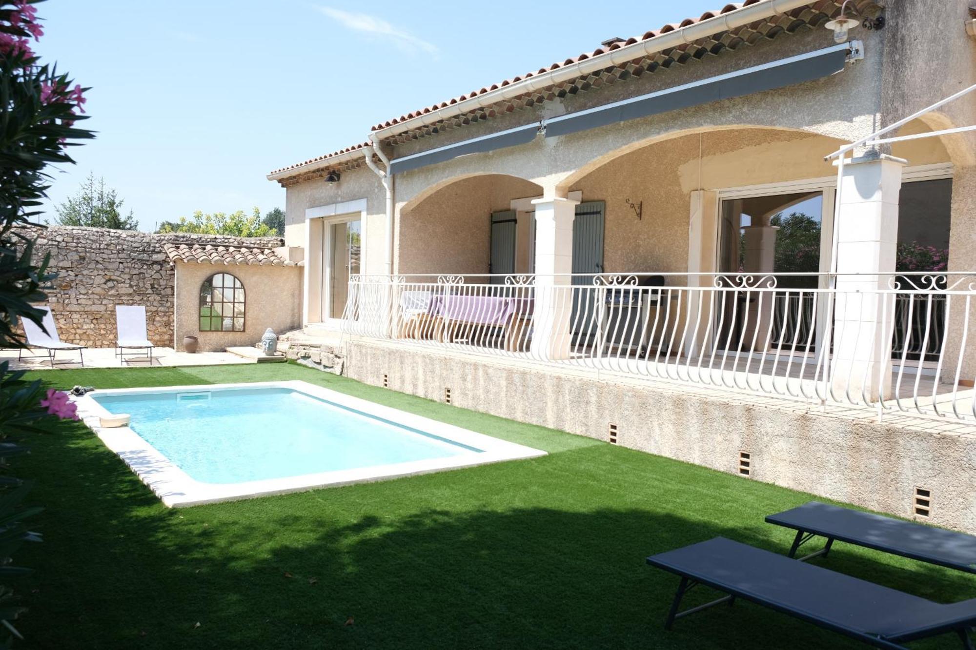 Pretty Detached House With Swimming Pool In The Village Of Mouries Kültér fotó