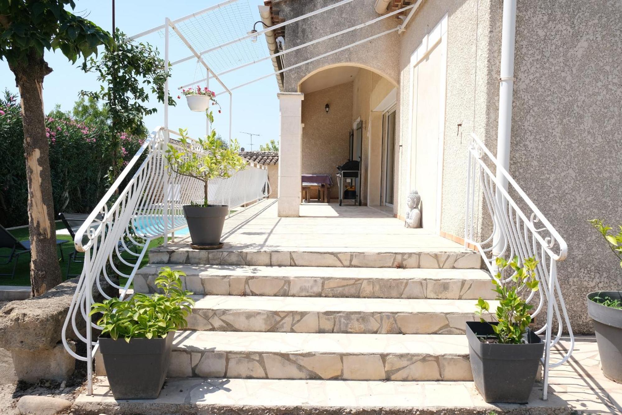 Pretty Detached House With Swimming Pool In The Village Of Mouries Kültér fotó