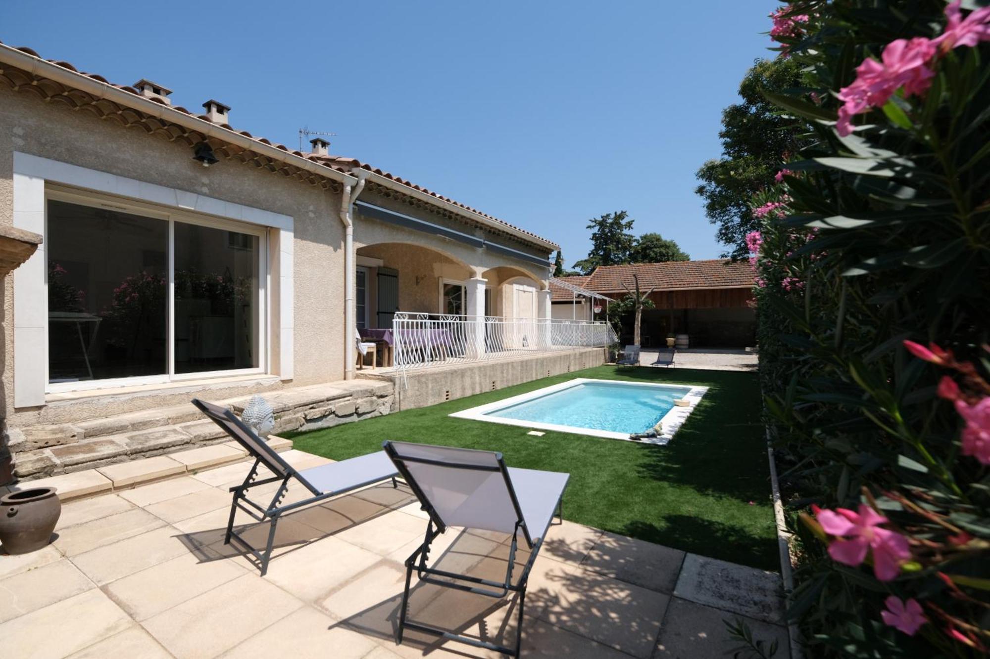 Pretty Detached House With Swimming Pool In The Village Of Mouries Kültér fotó